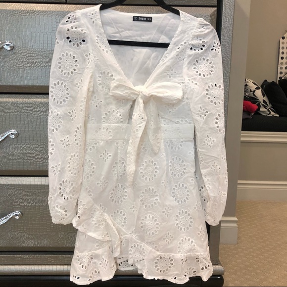 White mini dress - Picture 2 of 4